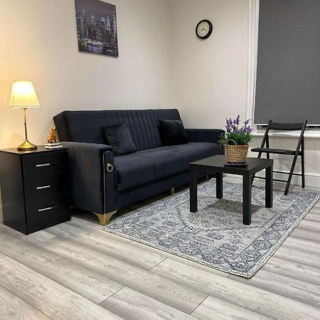 Guest&Rest Ealing 5 Apartment ภายนอก รูปภาพ