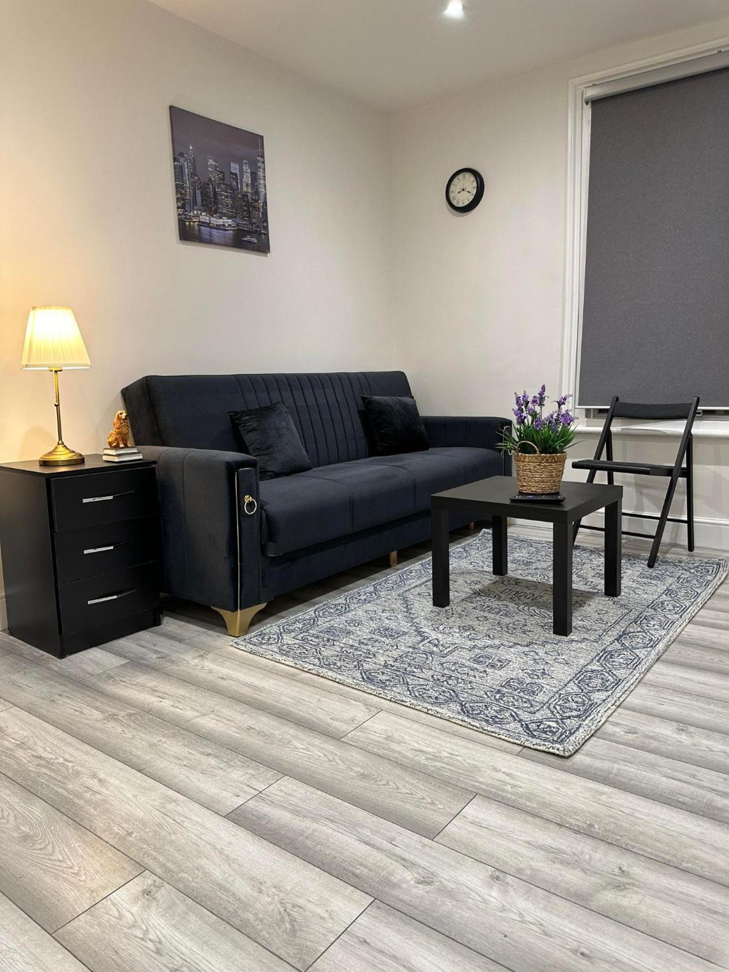 Guest&Rest Ealing 5 Apartment ภายนอก รูปภาพ