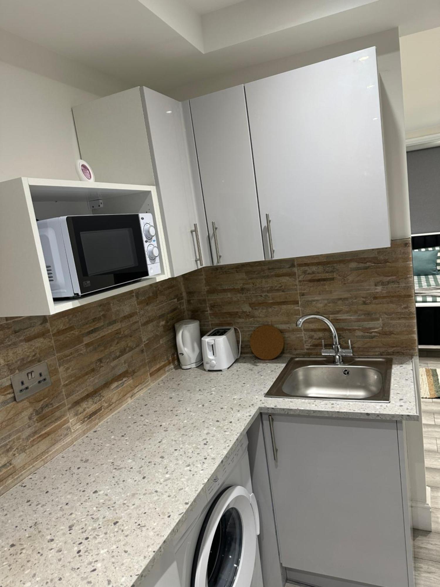 Guest&Rest Ealing 5 Apartment ภายนอก รูปภาพ