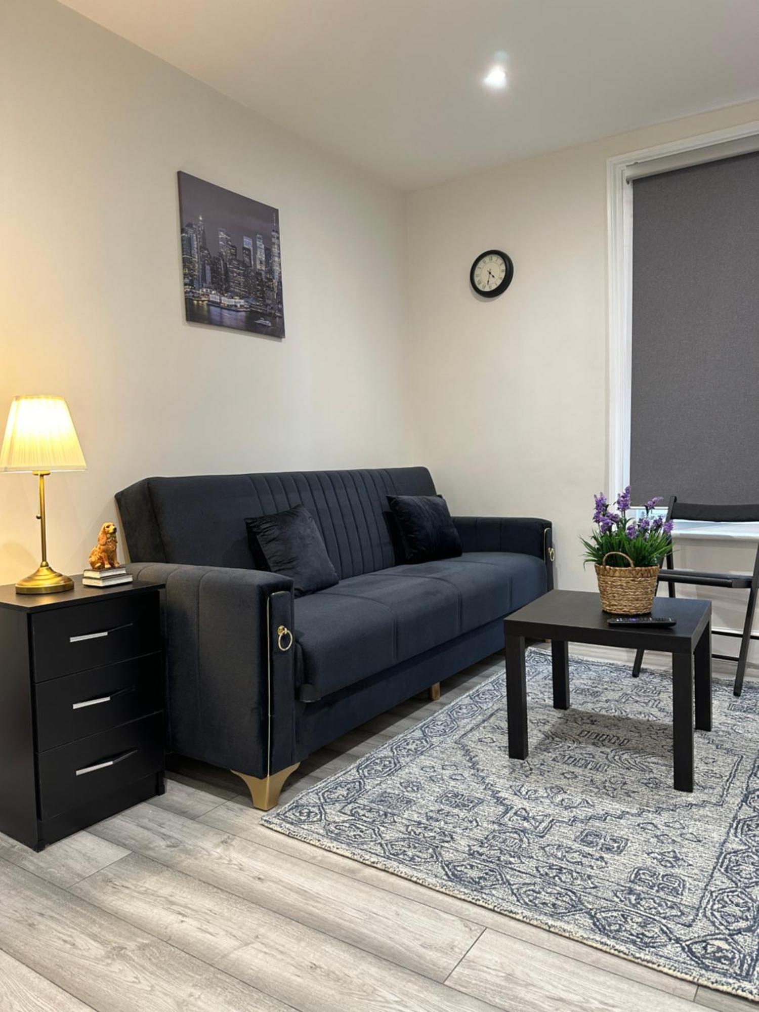 Guest&Rest Ealing 5 Apartment ภายนอก รูปภาพ